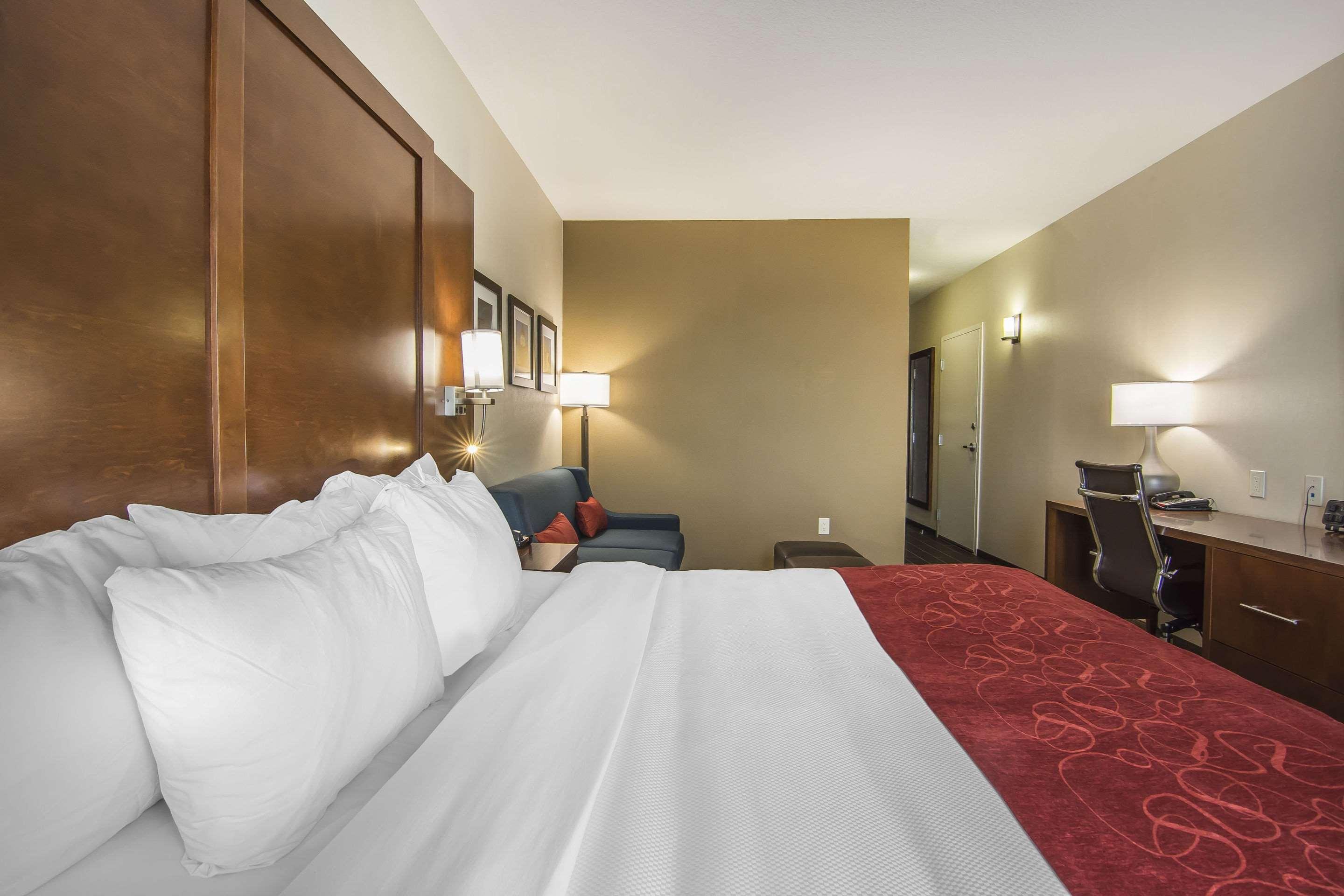 Comfort Suites Regina Exteriör bild